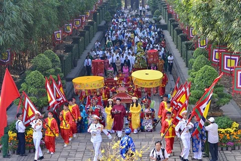 HCM City presents Tet offerings to Hung Kings