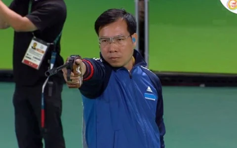 Hoang Xuan Vinh ranks second in 10m air pistol shooting worldwide