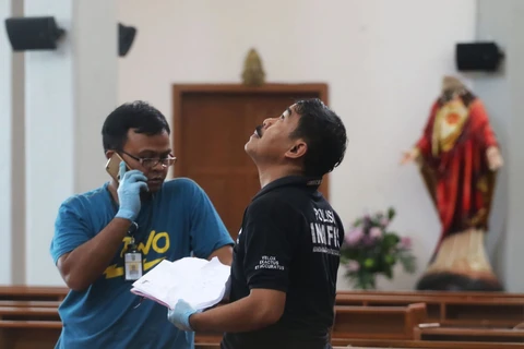 Indonesia: four injured in church attack 
