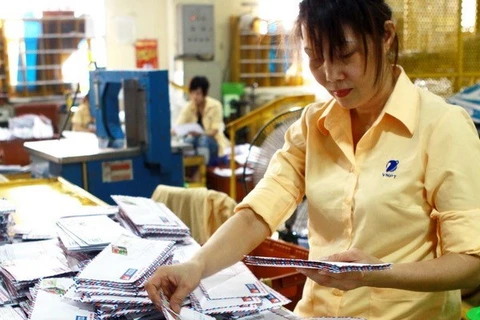 Tet keeps post office, delivery firms busy