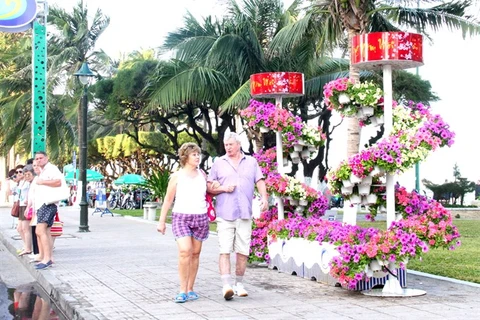Foreign tourists flock to Nha Trang to celebrate Tet