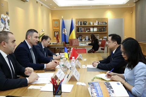 Ambassador seeks stronger relations between Hanoi and Kiev