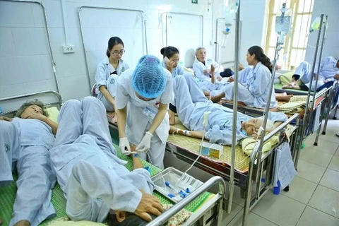 ​Overcrowding strains HCM City hospitals, doctors