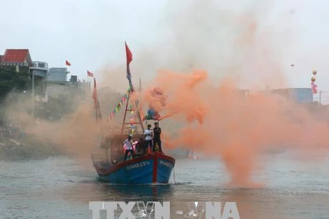 Fishermen celebrate first sailing of new lunar year