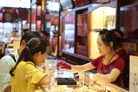 Gold shops prepare for surge on God of Wealth Day