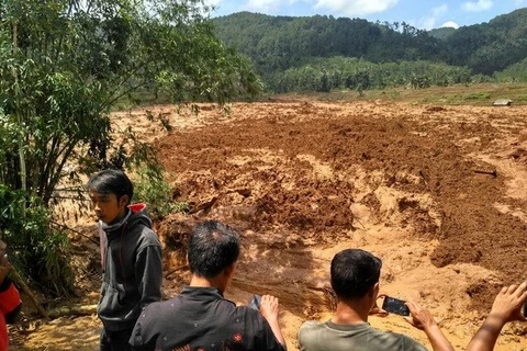 Indonesia landslide leaves at least 5 dead, 15 missing 