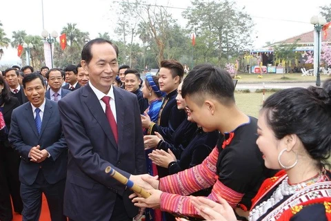 President launches spring festival in ethnic cultural village 