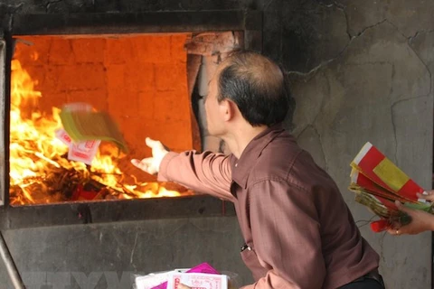 Buddhist Sangha proposes eliminating votive paper burning at pagodas