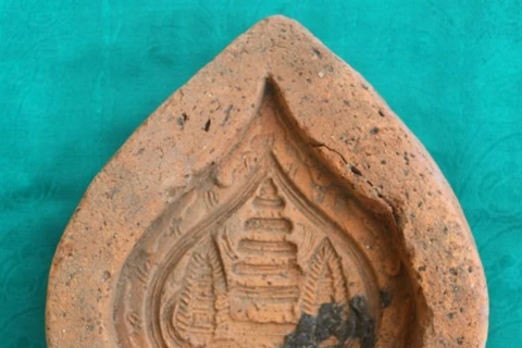 700-year-old clay mould unearthed in central province