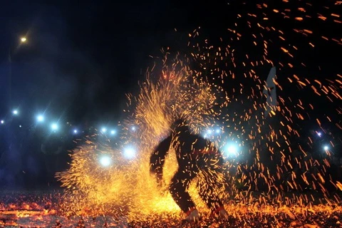Tuyen Quang: Pathen ethnic group hosts fire dancing festival