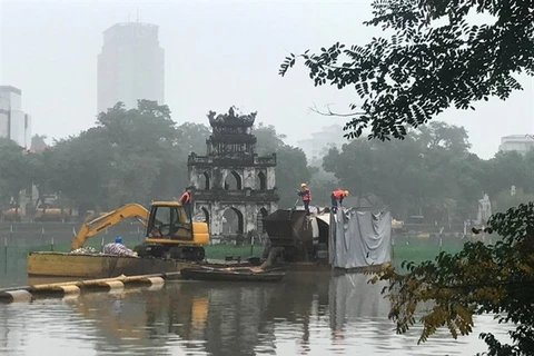 Water quality in Hanoi’s lakes improves after cleaning