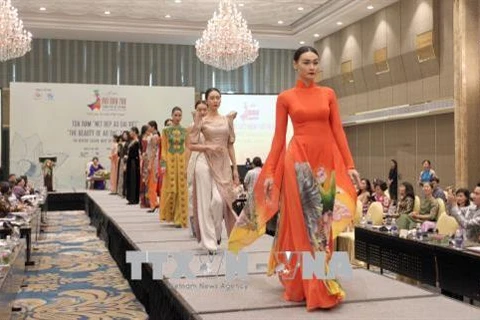 Charm of traditional Ao Dai highlighted at HCM City talks