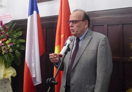 Chilean ambassador receives friendship insignia