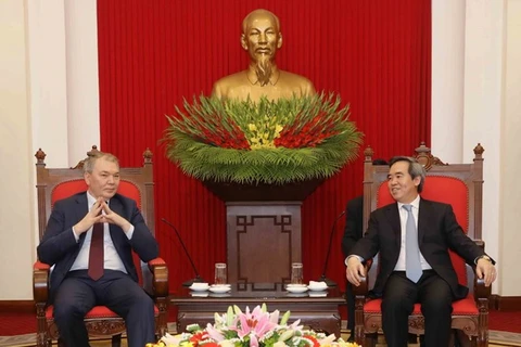 Communist Parties of Vietnam, Russia seek to bolster economic ties