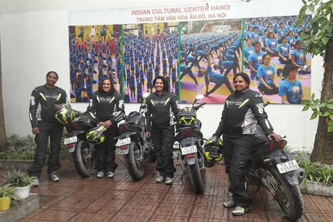 Female Indian motorcyclists arrive in Vietnam