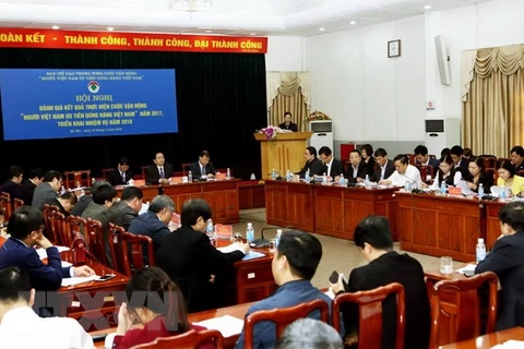 Vietnamese people called to support domestic production