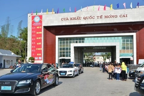 Chinese tourist cars permitted to enter Ha Long city