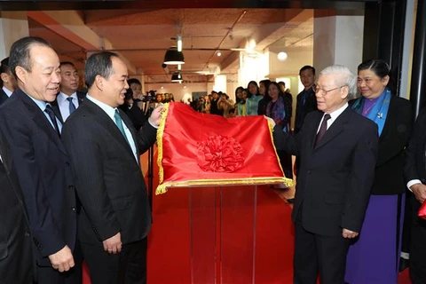 Party chief attends inauguration of Vietnam Culture Centre in France