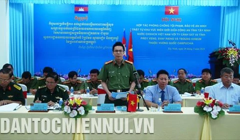 Tay Ninh, Cambodian localities cooperate to fight border crime
