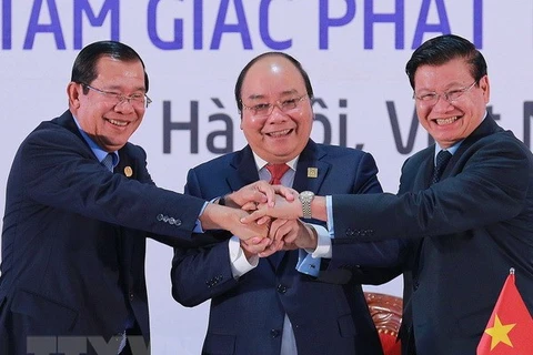 Cambodia, Laos, VN vow to further deepen comprehensive cooperation 