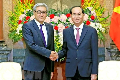 President Tran Dai Quang hails consolidated friendship with Mongolia 