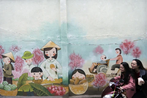 Mural paintings stir quiet valley in Da Nang 
