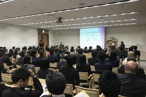 Japanese firms, Vietnamese students join exchange 