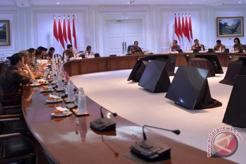 Indonesia reviews national strategic projects