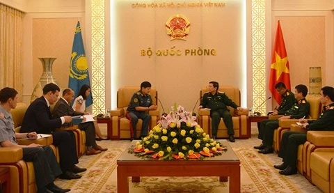 Defence Minister Lich receives Kazakhstani Deputy Defence Minister