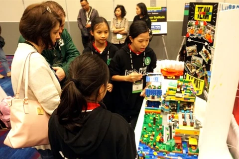 Vietnamese student teams win big at US lego event