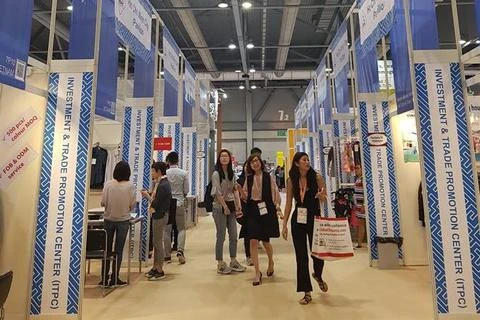Vietnamese fashion products displayed at Hong Kong Fair