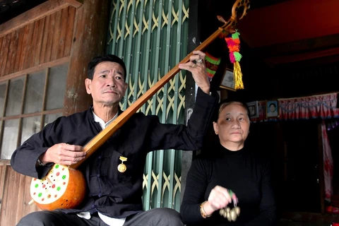 Seminar talks ways to preserve folk music of northern minorities