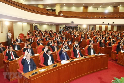 Party Central Committee’s 7th session concludes