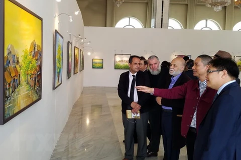 Vietnamese contemporary paintings exhibited in Algeria 