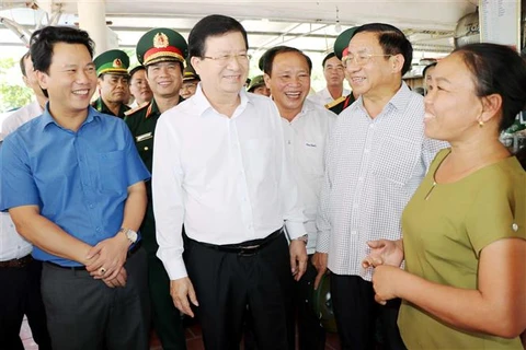Deputy PM inspects seafood catching, trading in Ha Tinh