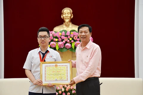  Quang Ninh: APhO bronze medalist commended 