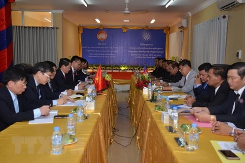 Vietnamese, Cambodian fronts boost cooperation 