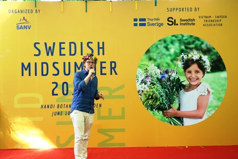 Friendly exchange held to mark Sweden’s Mid-summer Day