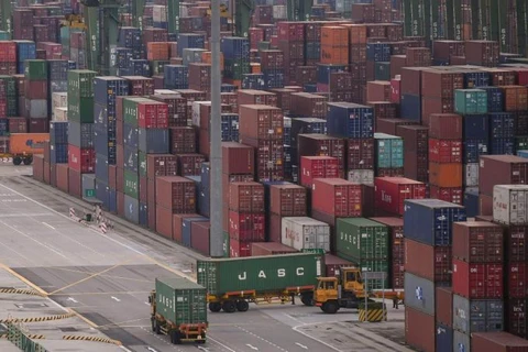 Singapore's non-oil domestic exports rise 15.5 percent in May 