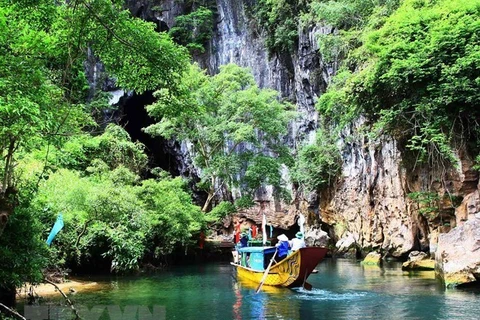 Quang Binh works to boost tourism development