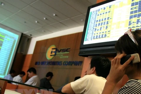 VN-Index loses more than 25 points on June 19