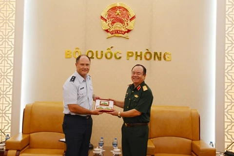 Vietnam, US continue cooperating in SR, disaster response