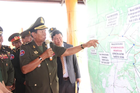 Cambodian Deputy PM visits historical sites in Binh Phuoc
