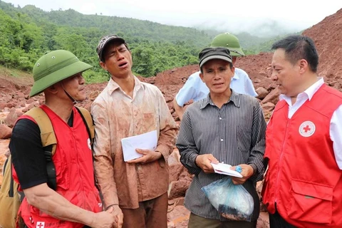 Vietnam Red Cross sends more aid to flood victims