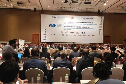 Mid-term Vietnam Business Forum opens in Hanoi 