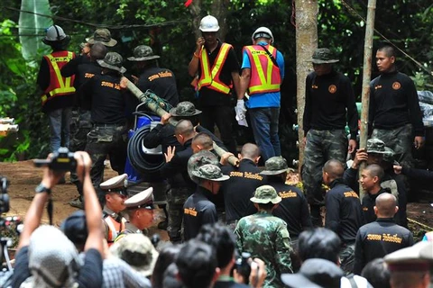 Thailand: Rescue efforts for football team may take 2-4 days