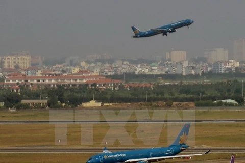 Vietnamese carriers run over 150,000 flights in first half 