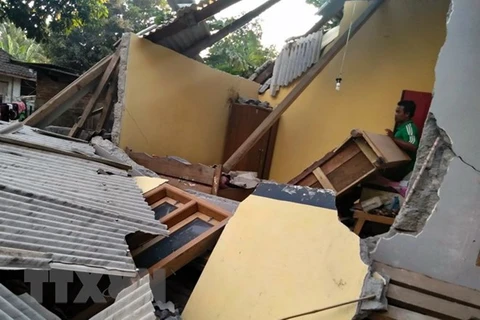 Earthquake on Indonesia’s Lombok island kills at least ten
