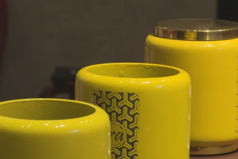 Art lovers make lacquerware in Hanoi