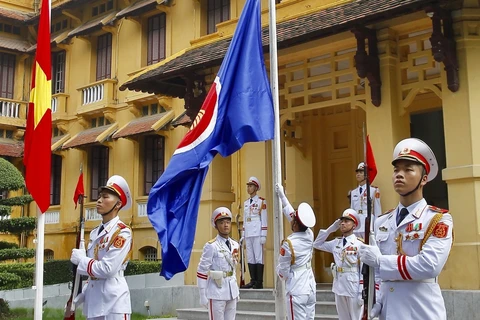 Hanoi hosts flag-raising ceremony to mark ASEAN establishment